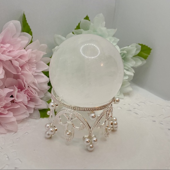 Nature White Crystal Ball with Crown 👑 - Picture 4 of 7